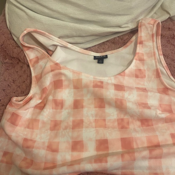 Two piece set from torrid, perfect for your Barbie core outfit, size 1. - Picture 2 of 2